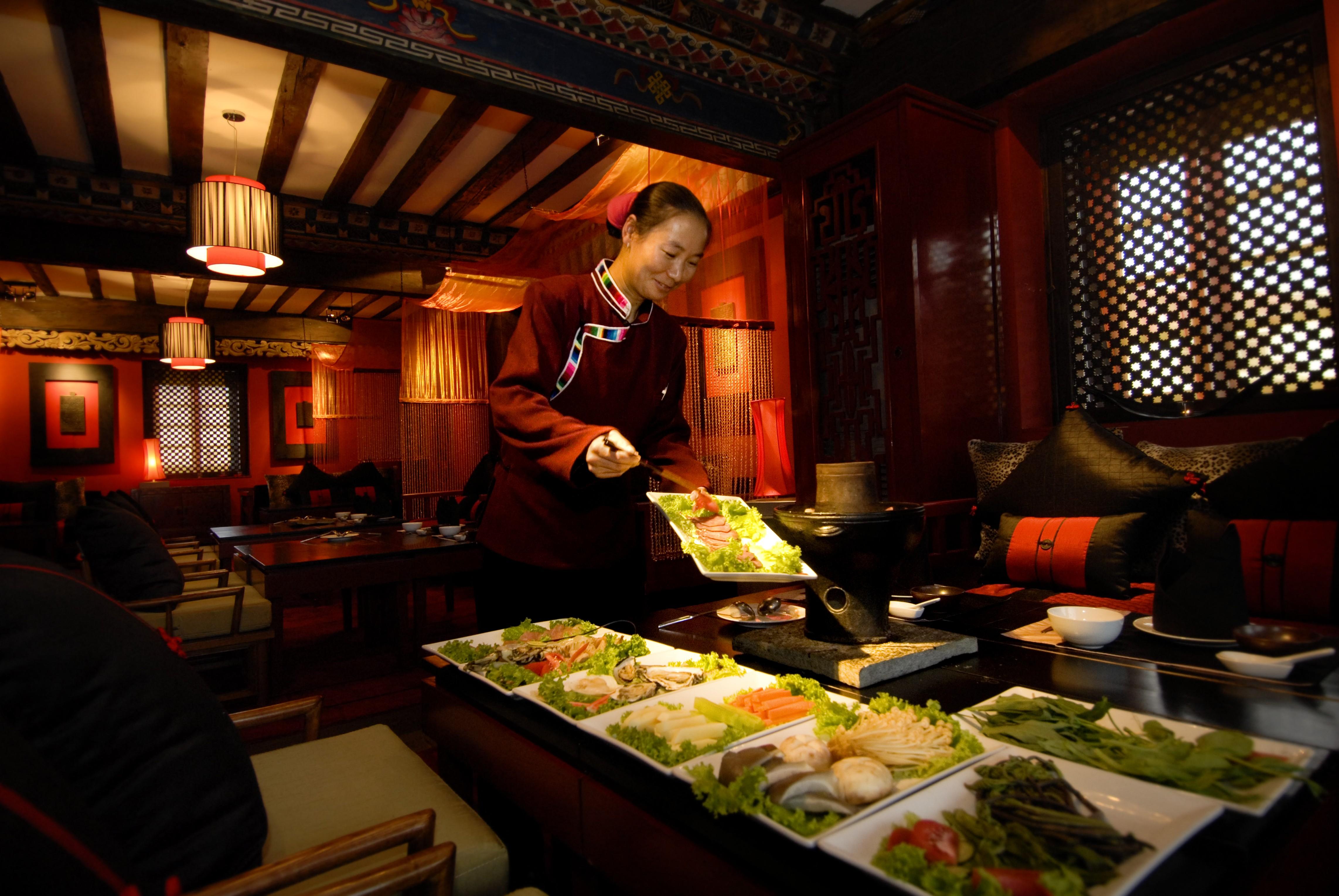Banyan Tree Ringha Hotel Shangri-La Restaurant photo