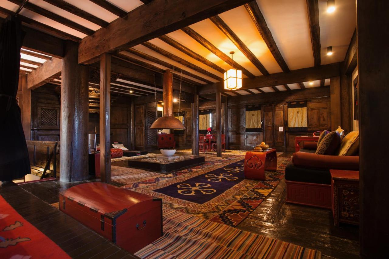 Banyan Tree Ringha Hotel Shangri-La Exterior photo